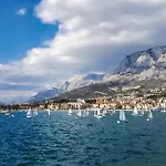 2 Bedroom Awesome Apartment In Makarska
