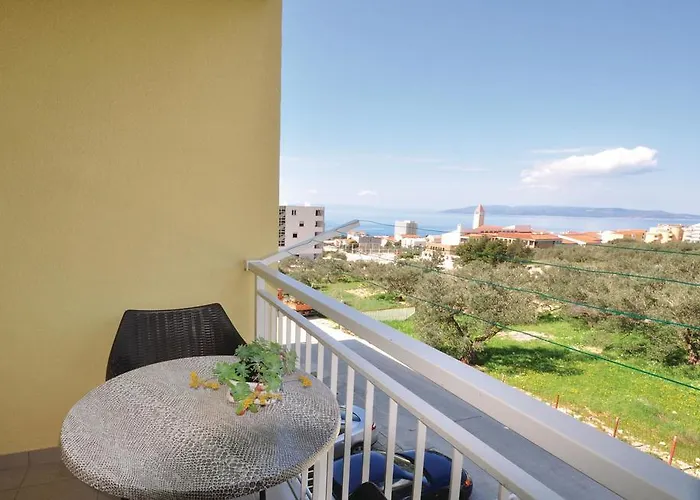 2 Bedroom Awesome Apartment In Makarska