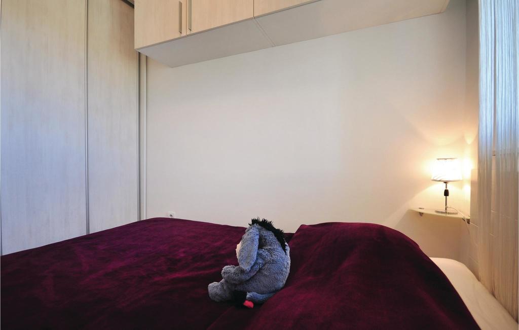2 Bedroom Awesome In * Makarska